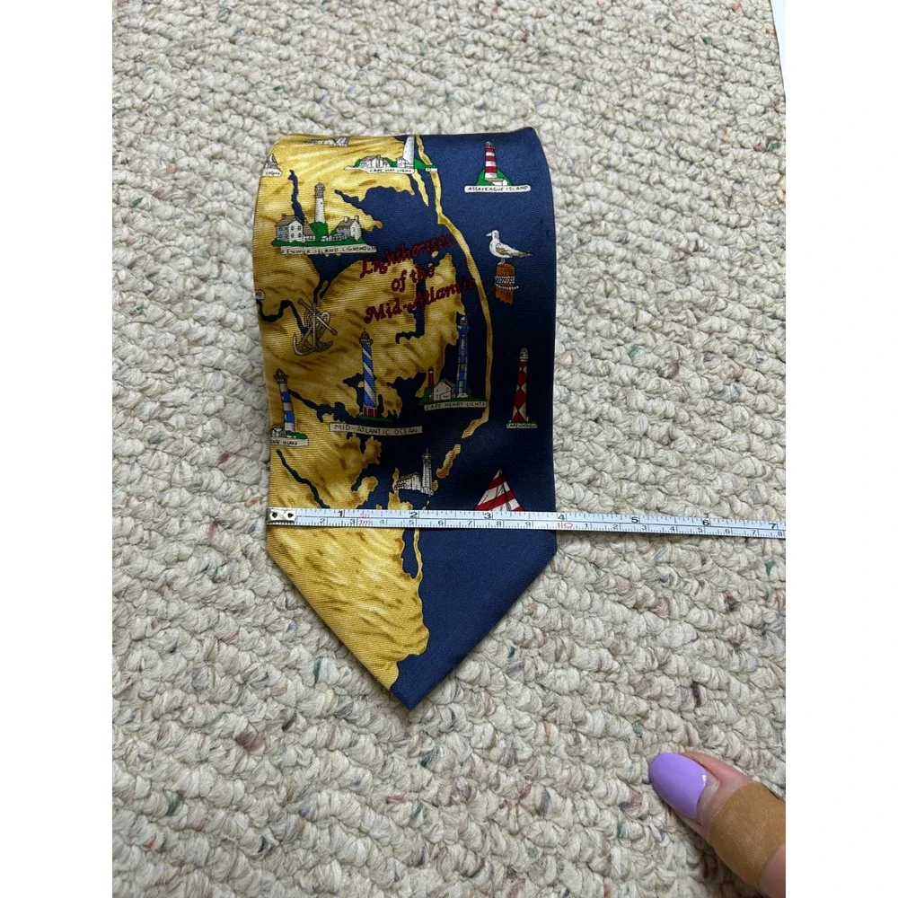 Museum Artifacts Necktie Lighthouses of the Mid Atlantic Nautical‎